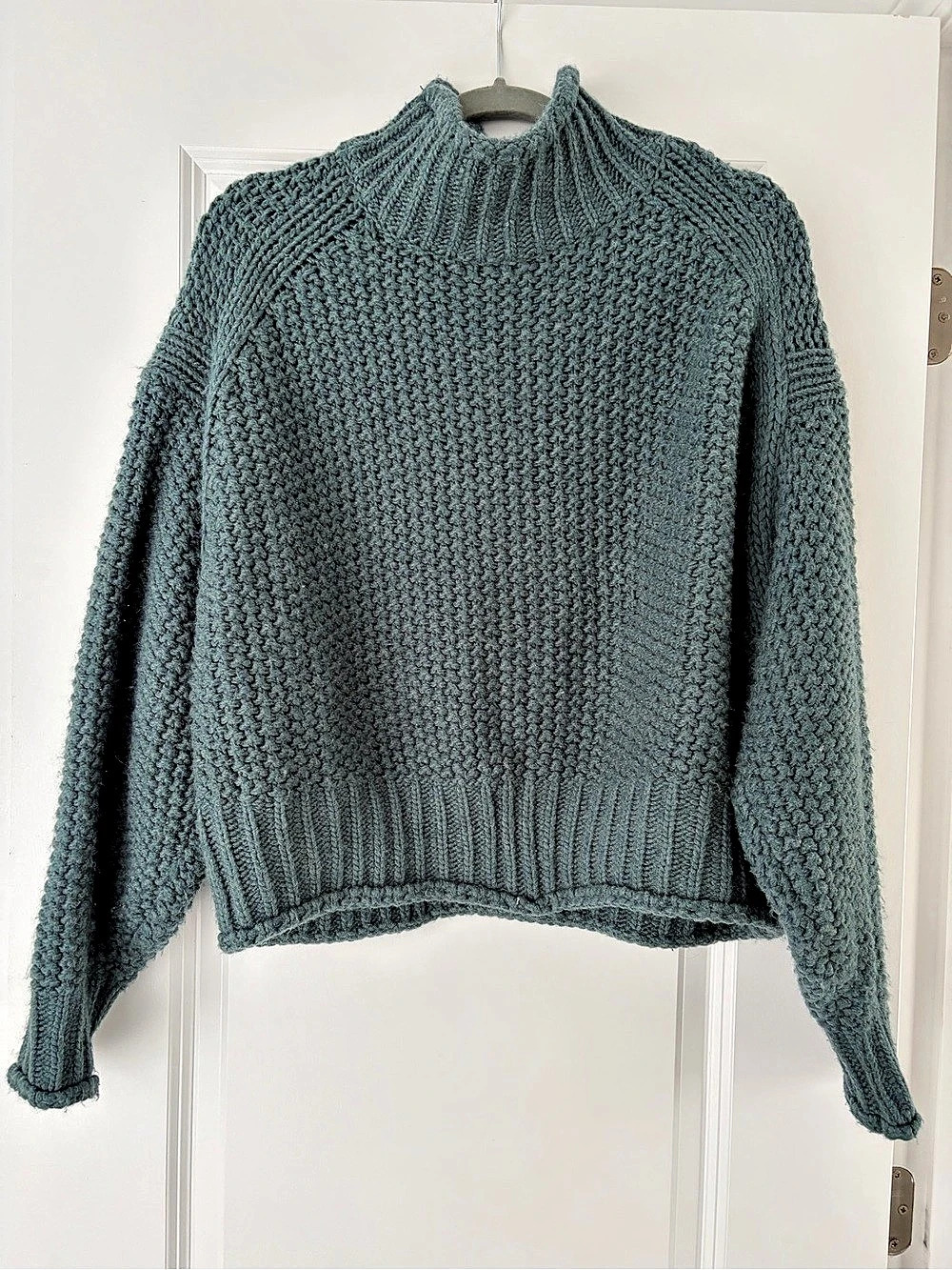H&M Chunky Knit Turtleneck Sweater